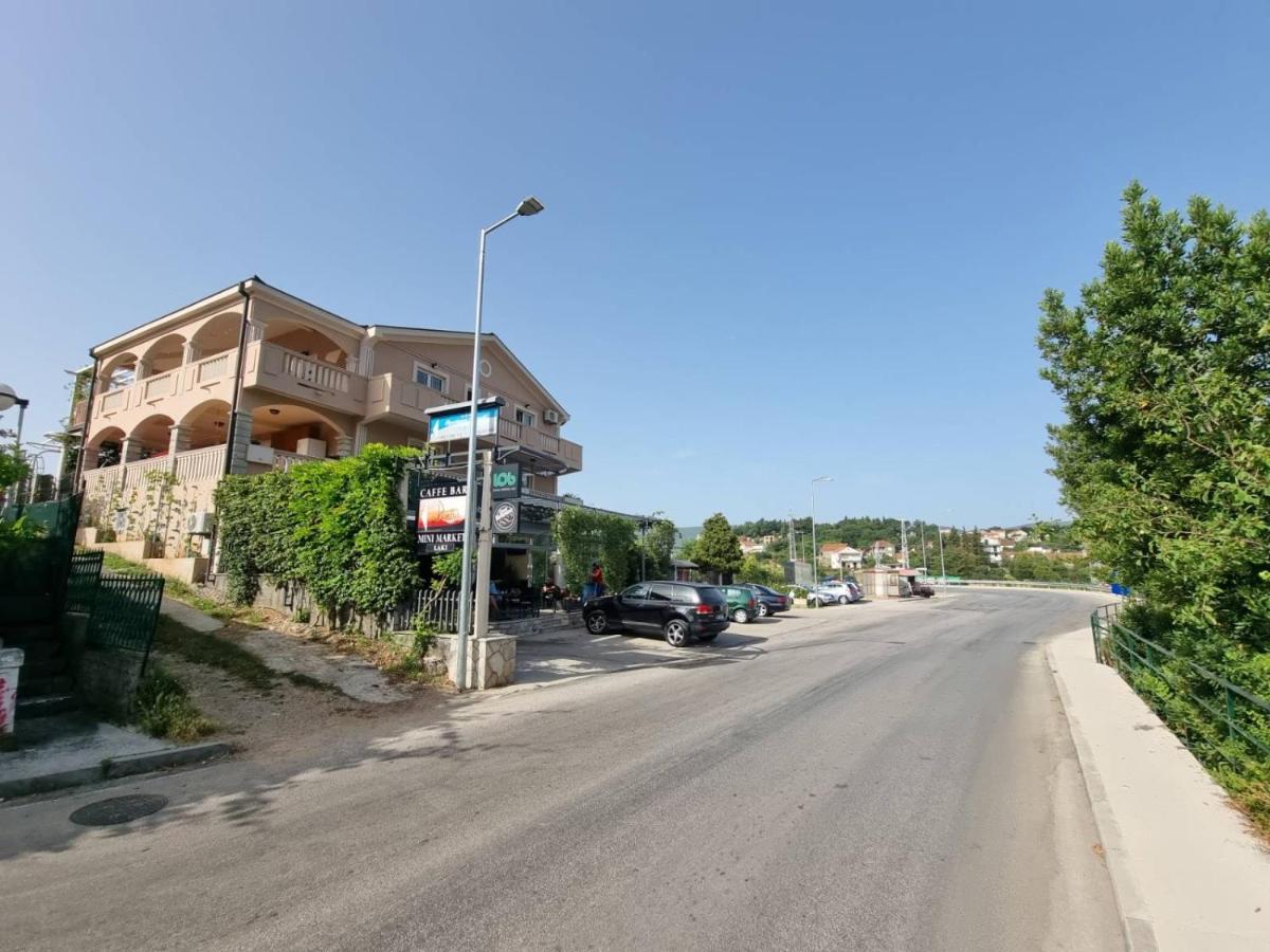 Apartments Popadic With Parking Herceg Novi Eksteriør billede