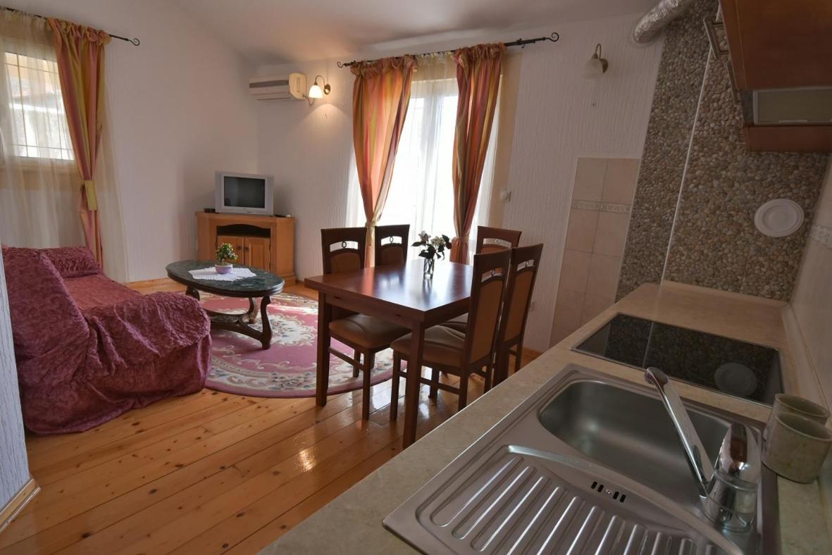 Apartments Popadic With Parking Herceg Novi Værelse billede